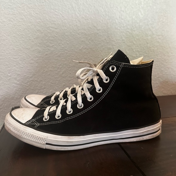 Converse Chuck Taylor Hi Tops (Men’s Size 10) Excellent Used Condition - Picture 6 of 6
